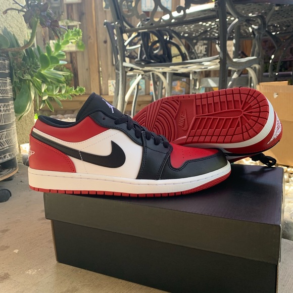 Jordan 1 low bred toe